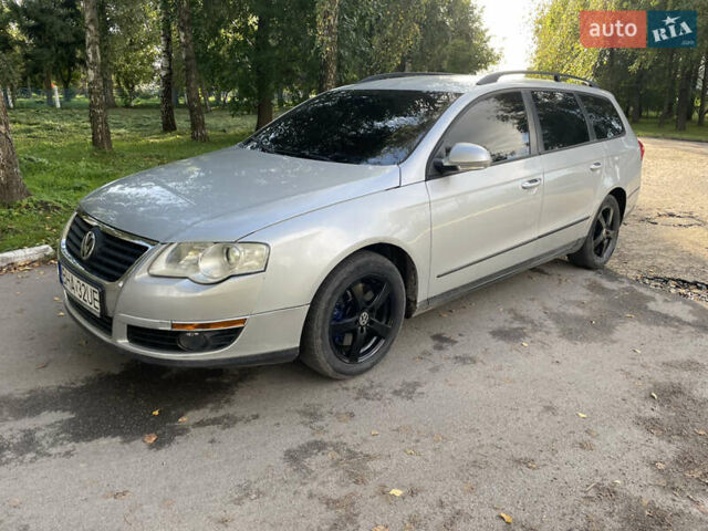 Серый Фольксваген Пассат, объемом двигателя 1.9 л и пробегом 400 тыс. км за 2800 $, фото 1 на Automoto.ua