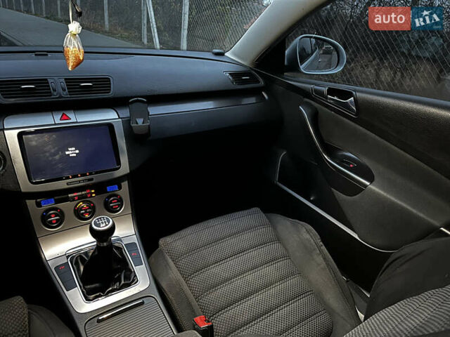 Сірий Фольксваген Пассат, об'ємом двигуна 1.9 л та пробігом 348 тис. км за 4650 $, фото 32 на Automoto.ua