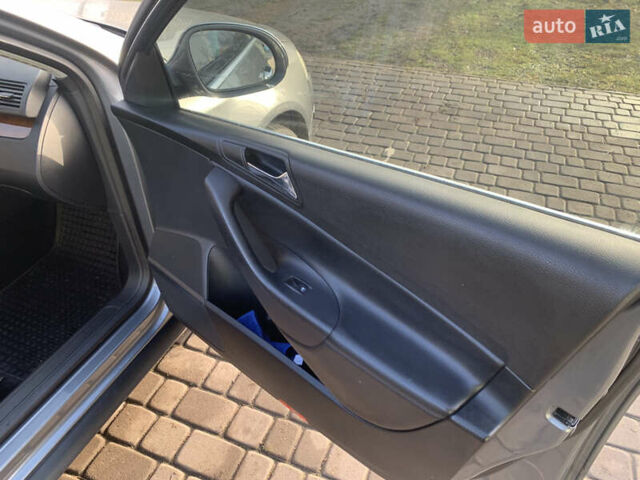 Серый Фольксваген Пассат, объемом двигателя 2 л и пробегом 247 тыс. км за 5700 $, фото 10 на Automoto.ua