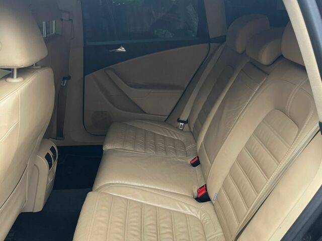 Серый Фольксваген Пассат, объемом двигателя 2 л и пробегом 370 тыс. км за 8000 $, фото 5 на Automoto.ua