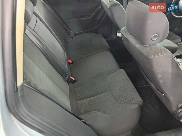 Серый Фольксваген Пассат, объемом двигателя 2 л и пробегом 310 тыс. км за 2450 $, фото 6 на Automoto.ua