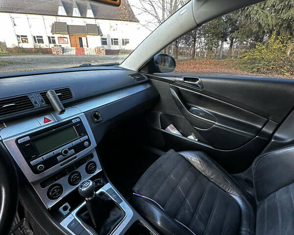 Серый Фольксваген Пассат, объемом двигателя 2 л и пробегом 260 тыс. км за 6500 $, фото 18 на Automoto.ua