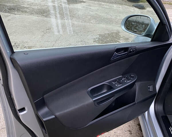 Сірий Фольксваген Пассат, об'ємом двигуна 2 л та пробігом 294 тис. км за 6300 $, фото 11 на Automoto.ua