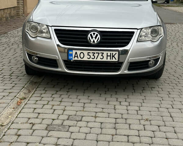 Сірий Фольксваген Пассат, об'ємом двигуна 1.6 л та пробігом 300 тис. км за 5900 $, фото 1 на Automoto.ua