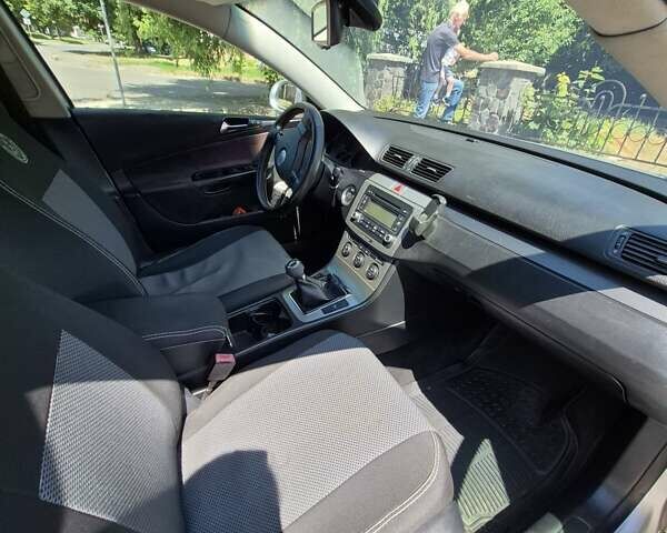 Серый Фольксваген Пассат, объемом двигателя 1.9 л и пробегом 300 тыс. км за 5300 $, фото 15 на Automoto.ua