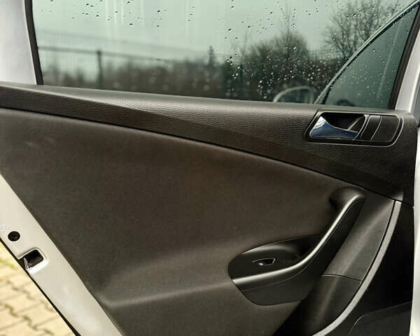 Серый Фольксваген Пассат, объемом двигателя 1.98 л и пробегом 251 тыс. км за 5650 $, фото 31 на Automoto.ua