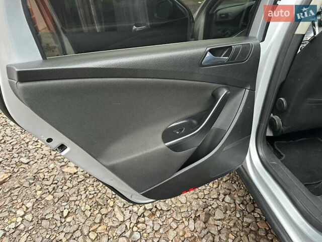 Серый Фольксваген Пассат, объемом двигателя 1.9 л и пробегом 348 тыс. км за 4400 $, фото 27 на Automoto.ua