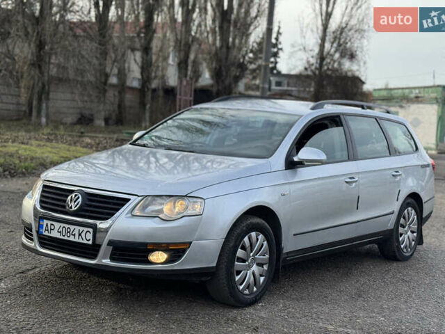 Серый Фольксваген Пассат, объемом двигателя 1.6 л и пробегом 234 тыс. км за 4250 $, фото 1 на Automoto.ua