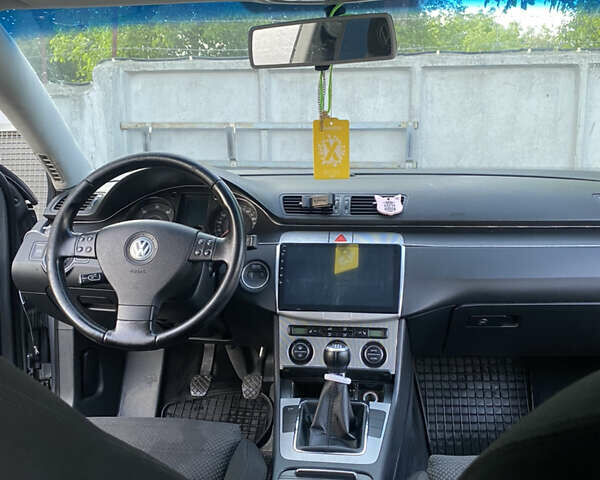 Серый Фольксваген Пассат, объемом двигателя 2 л и пробегом 245 тыс. км за 5600 $, фото 16 на Automoto.ua