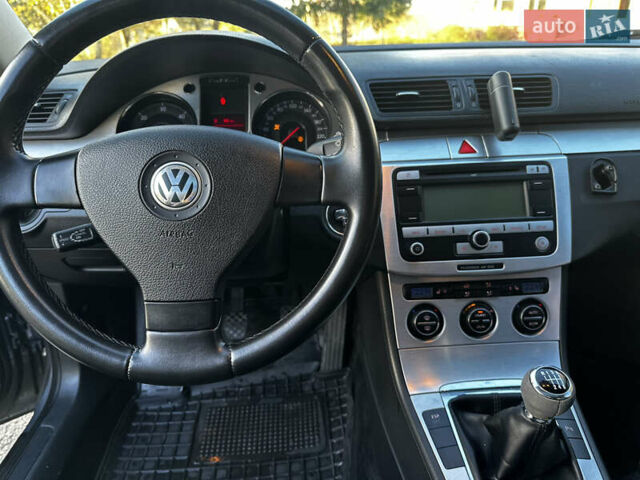 Серый Фольксваген Пассат, объемом двигателя 2 л и пробегом 260 тыс. км за 6500 $, фото 47 на Automoto.ua