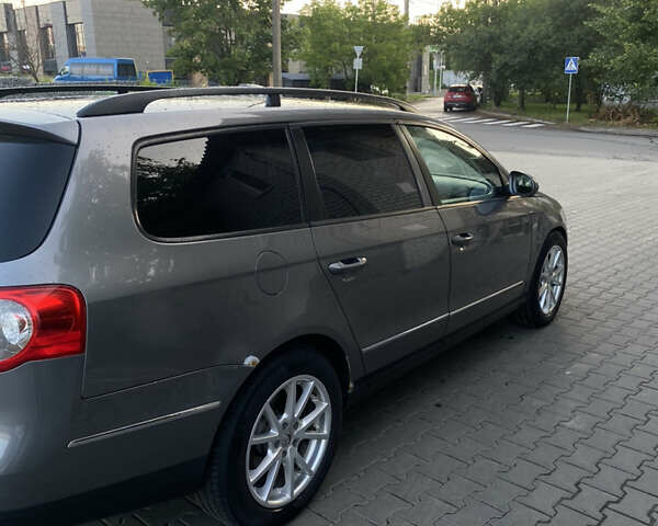 Серый Фольксваген Пассат, объемом двигателя 2 л и пробегом 245 тыс. км за 5600 $, фото 4 на Automoto.ua
