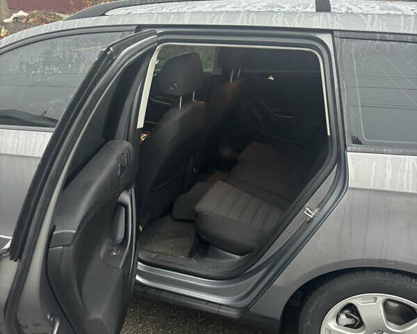 Серый Фольксваген Пассат, объемом двигателя 2 л и пробегом 230 тыс. км за 7500 $, фото 8 на Automoto.ua