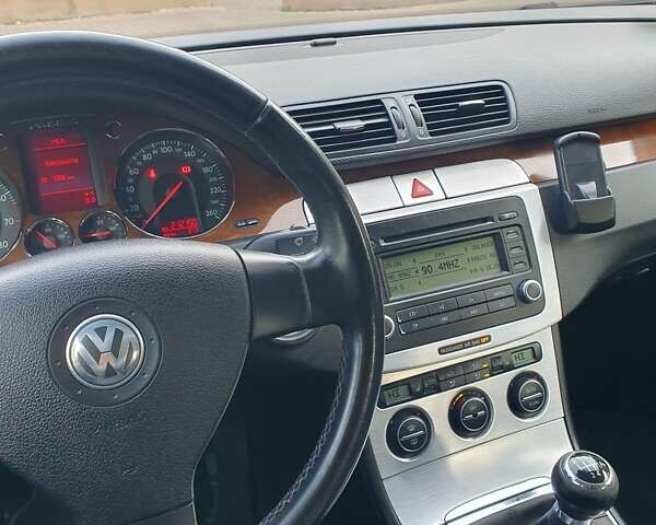 Сірий Фольксваген Пассат, об'ємом двигуна 1.6 л та пробігом 212 тис. км за 5900 $, фото 36 на Automoto.ua