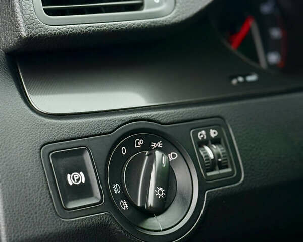 Серый Фольксваген Пассат, объемом двигателя 1.98 л и пробегом 251 тыс. км за 5650 $, фото 13 на Automoto.ua