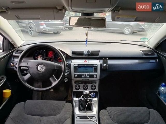 Серый Фольксваген Пассат, объемом двигателя 1.98 л и пробегом 240 тыс. км за 5800 $, фото 2 на Automoto.ua