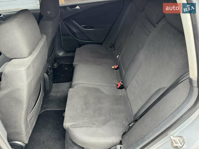 Серый Фольксваген Пассат, объемом двигателя 1.97 л и пробегом 267 тыс. км за 5800 $, фото 12 на Automoto.ua