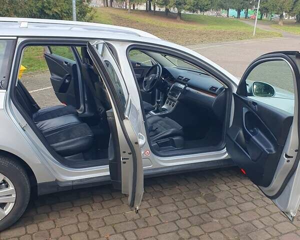 Сірий Фольксваген Пассат, об'ємом двигуна 1.6 л та пробігом 212 тис. км за 5900 $, фото 19 на Automoto.ua