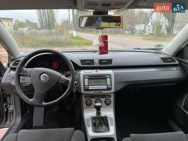 Серый Фольксваген Пассат, объемом двигателя 2 л и пробегом 424 тыс. км за 4200 $, фото 19 на Automoto.ua