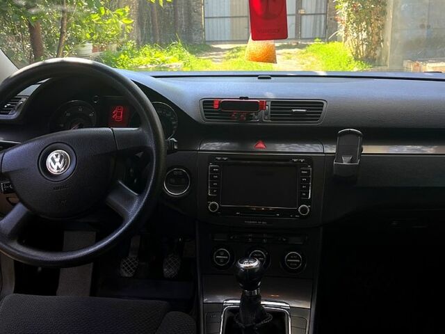 Сірий Фольксваген Пассат, об'ємом двигуна 1.9 л та пробігом 280 тис. км за 2800 $, фото 8 на Automoto.ua