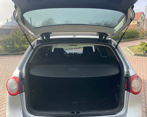 Серый Фольксваген Пассат, объемом двигателя 1.97 л и пробегом 350 тыс. км за 5600 $, фото 17 на Automoto.ua