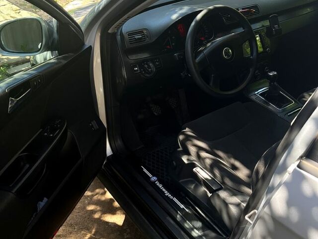 Сірий Фольксваген Пассат, об'ємом двигуна 1.9 л та пробігом 280 тис. км за 2800 $, фото 6 на Automoto.ua