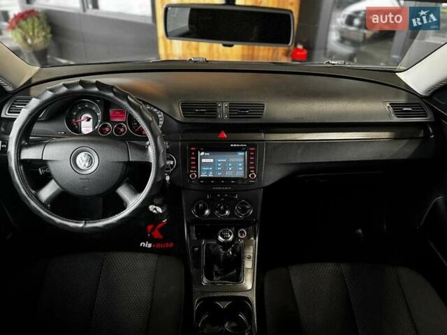 Сірий Фольксваген Пассат, об'ємом двигуна 1.6 л та пробігом 244 тис. км за 6199 $, фото 1 на Automoto.ua