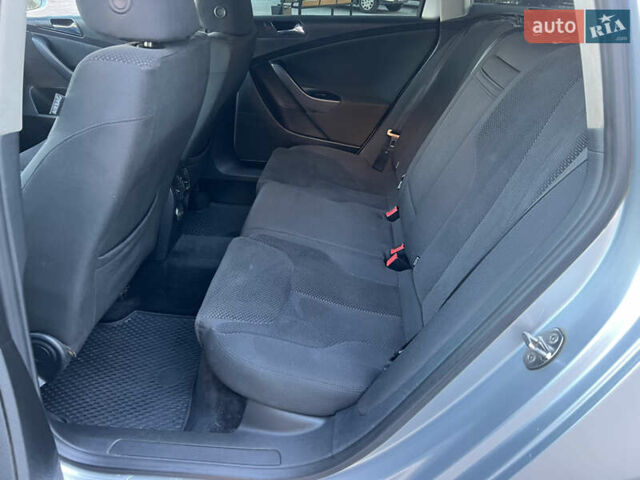 Серый Фольксваген Пассат, объемом двигателя 2 л и пробегом 240 тыс. км за 5350 $, фото 17 на Automoto.ua