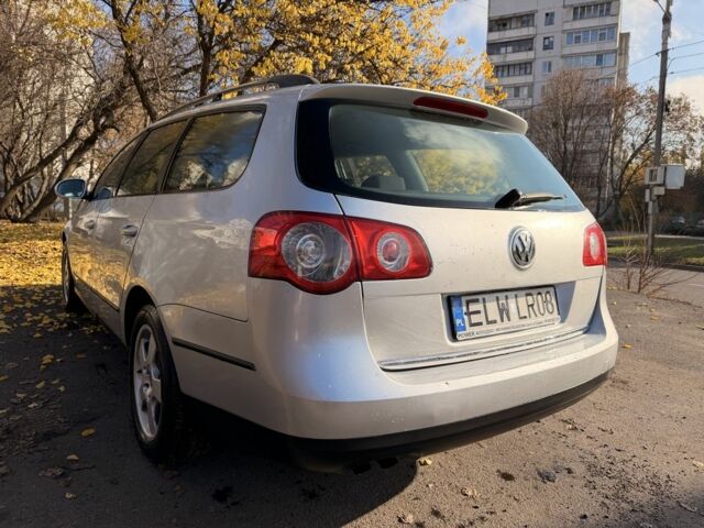 Сірий Фольксваген Пассат, об'ємом двигуна 2 л та пробігом 300 тис. км за 2800 $, фото 5 на Automoto.ua