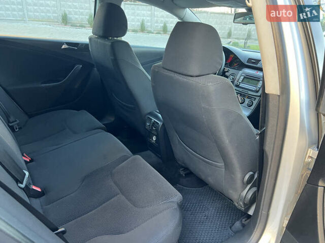 Серый Фольксваген Пассат, объемом двигателя 2 л и пробегом 240 тыс. км за 5350 $, фото 15 на Automoto.ua