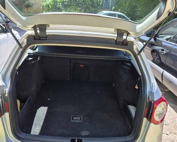 Серый Фольксваген Пассат, объемом двигателя 1.9 л и пробегом 300 тыс. км за 5300 $, фото 6 на Automoto.ua