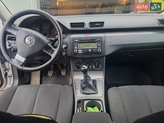 Сірий Фольксваген Пассат, об'ємом двигуна 1.9 л та пробігом 280 тис. км за 4850 $, фото 2 на Automoto.ua