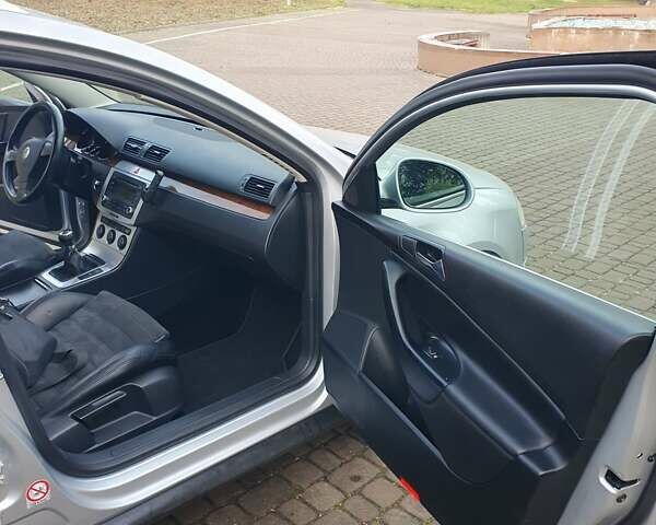 Сірий Фольксваген Пассат, об'ємом двигуна 1.6 л та пробігом 212 тис. км за 5900 $, фото 20 на Automoto.ua