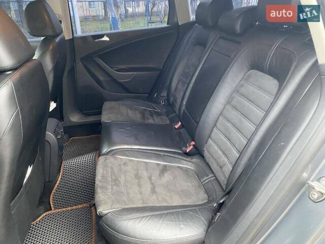 Серый Фольксваген Пассат, объемом двигателя 1.6 л и пробегом 258 тыс. км за 6500 $, фото 22 на Automoto.ua