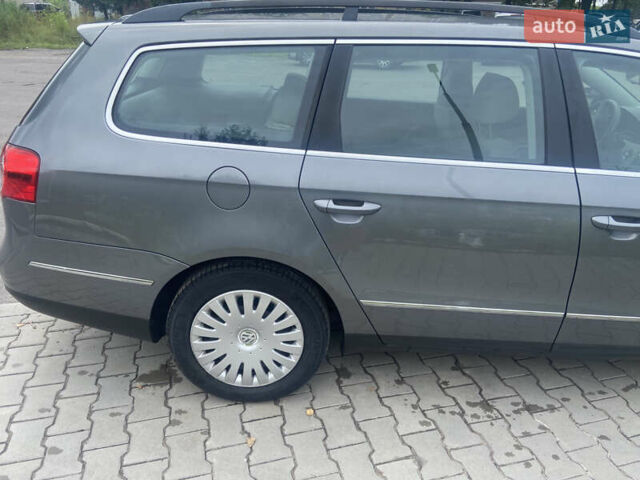 Серый Фольксваген Пассат, объемом двигателя 2 л и пробегом 254 тыс. км за 6200 $, фото 4 на Automoto.ua