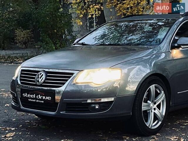 Серый Фольксваген Пассат, объемом двигателя 1.97 л и пробегом 295 тыс. км за 7999 $, фото 3 на Automoto.ua
