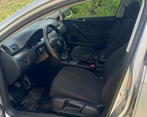 Серый Фольксваген Пассат, объемом двигателя 2 л и пробегом 250 тыс. км за 5300 $, фото 1 на Automoto.ua