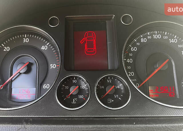 Серый Фольксваген Пассат, объемом двигателя 1.97 л и пробегом 215 тыс. км за 4700 $, фото 18 на Automoto.ua