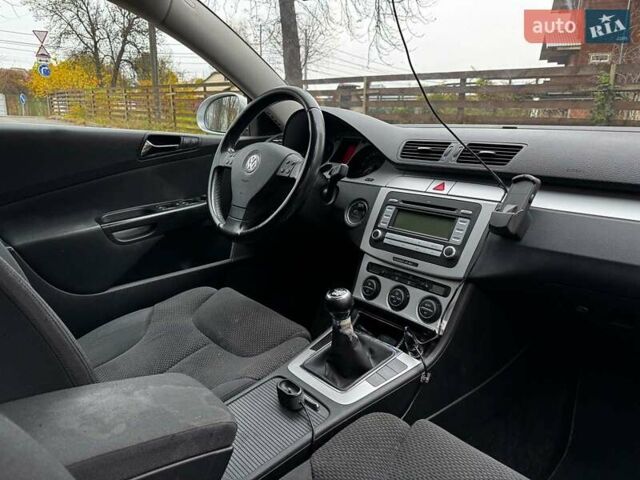 Сірий Фольксваген Пассат, об'ємом двигуна 1.8 л та пробігом 249 тис. км за 5990 $, фото 24 на Automoto.ua