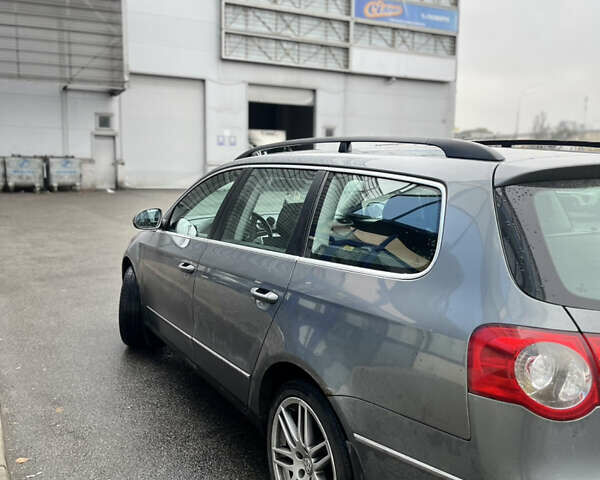 Серый Фольксваген Пассат, объемом двигателя 1.9 л и пробегом 215 тыс. км за 6700 $, фото 1 на Automoto.ua