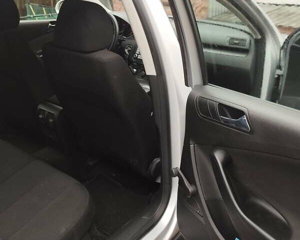 Серый Фольксваген Пассат, объемом двигателя 1.6 л и пробегом 243 тыс. км за 7800 $, фото 76 на Automoto.ua