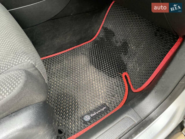 Сірий Фольксваген Пассат, об'ємом двигуна 2 л та пробігом 247 тис. км за 4599 $, фото 39 на Automoto.ua