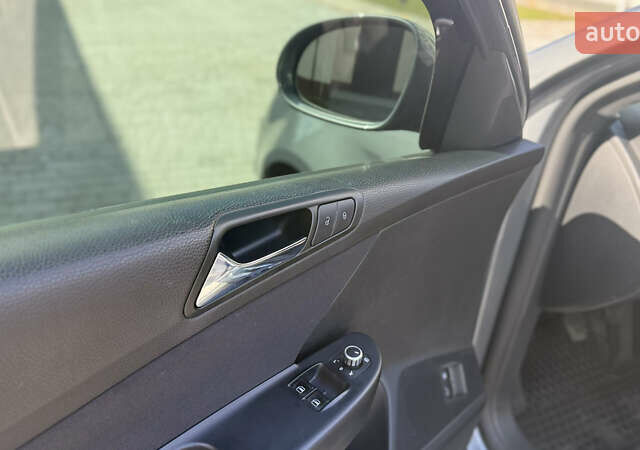 Сірий Фольксваген Пассат, об'ємом двигуна 1.6 л та пробігом 253 тис. км за 6300 $, фото 12 на Automoto.ua