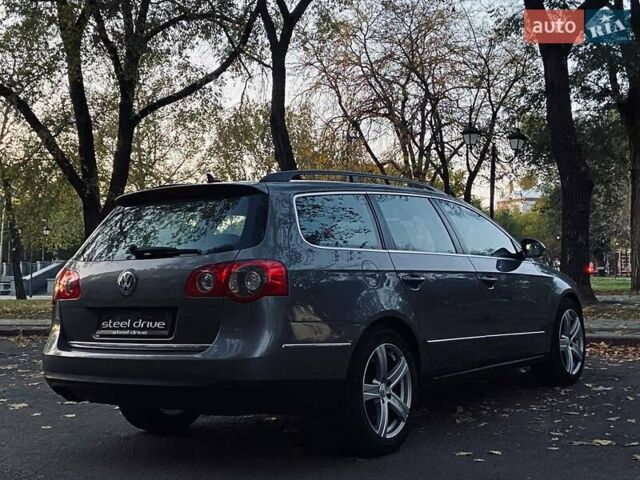 Серый Фольксваген Пассат, объемом двигателя 1.97 л и пробегом 295 тыс. км за 7999 $, фото 11 на Automoto.ua