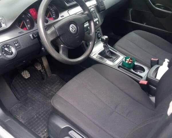 Серый Фольксваген Пассат, объемом двигателя 1.9 л и пробегом 266 тыс. км за 7000 $, фото 1 на Automoto.ua