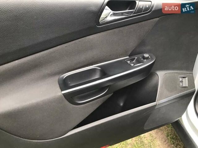 Серый Фольксваген Пассат, объемом двигателя 1.97 л и пробегом 266 тыс. км за 6500 $, фото 9 на Automoto.ua