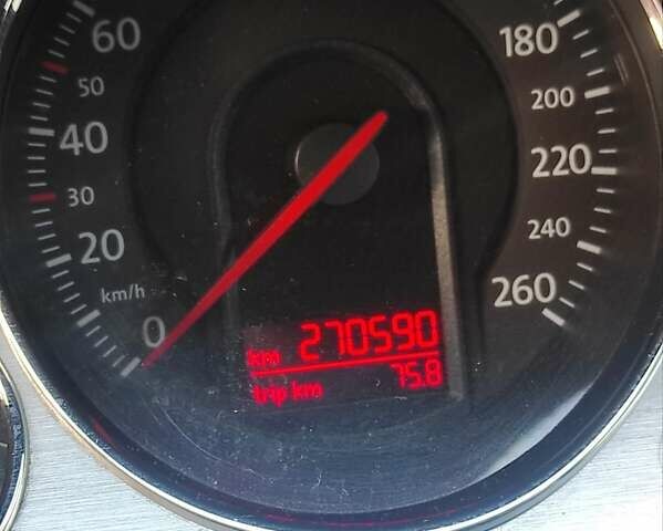 Фольксваген Пассат 2007 в Киеве на Automoto.ua Серый Фольксваген Пассат, объемом двигателя 1.97 л и пробегом 270 тыс. км за 7200 $, фото 28 на Automoto.ua