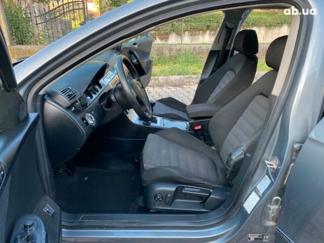 Серый Фольксваген Пассат, объемом двигателя 2 л и пробегом 261 тыс. км за 1500 $, фото 9 на Automoto.ua