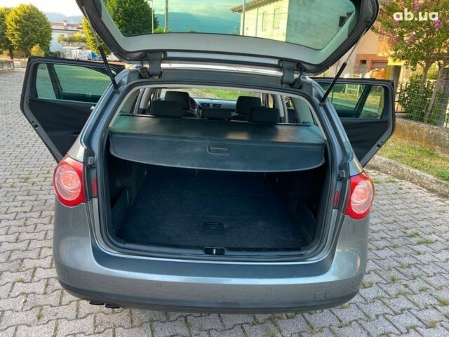 Серый Фольксваген Пассат, объемом двигателя 2 л и пробегом 261 тыс. км за 1500 $, фото 8 на Automoto.ua