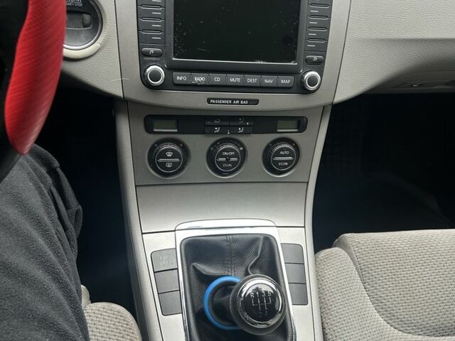 Серый Фольксваген Пассат, объемом двигателя 0 л и пробегом 220 тыс. км за 1900 $, фото 8 на Automoto.ua