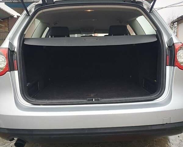 Серый Фольксваген Пассат, объемом двигателя 1.6 л и пробегом 243 тыс. км за 7800 $, фото 62 на Automoto.ua